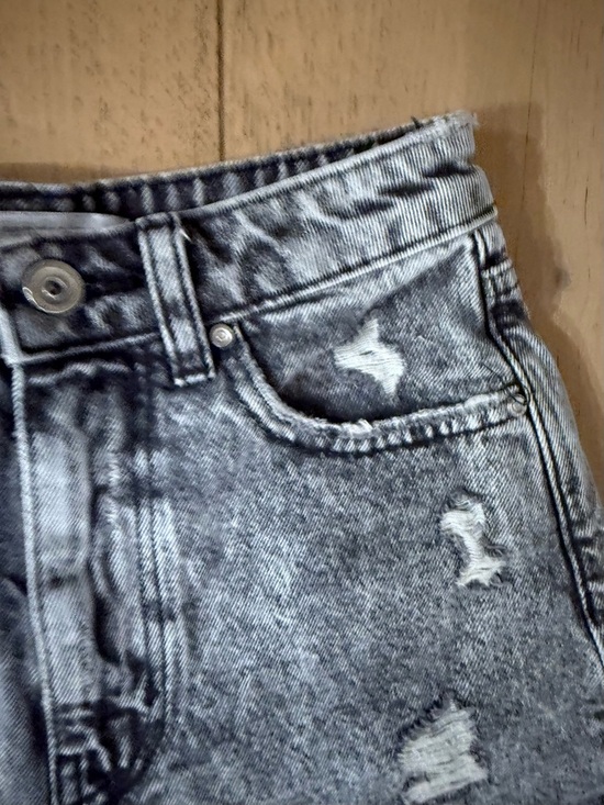 Zara Black Distressed Jean Shorts - Picture 3 of 10